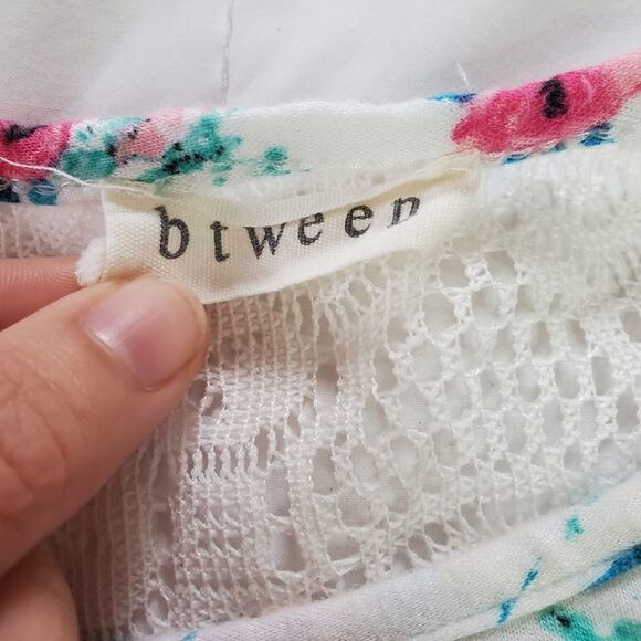 Btween size 10 girls floral tank top with crochet lace bottom and back - Picture 6 of 7